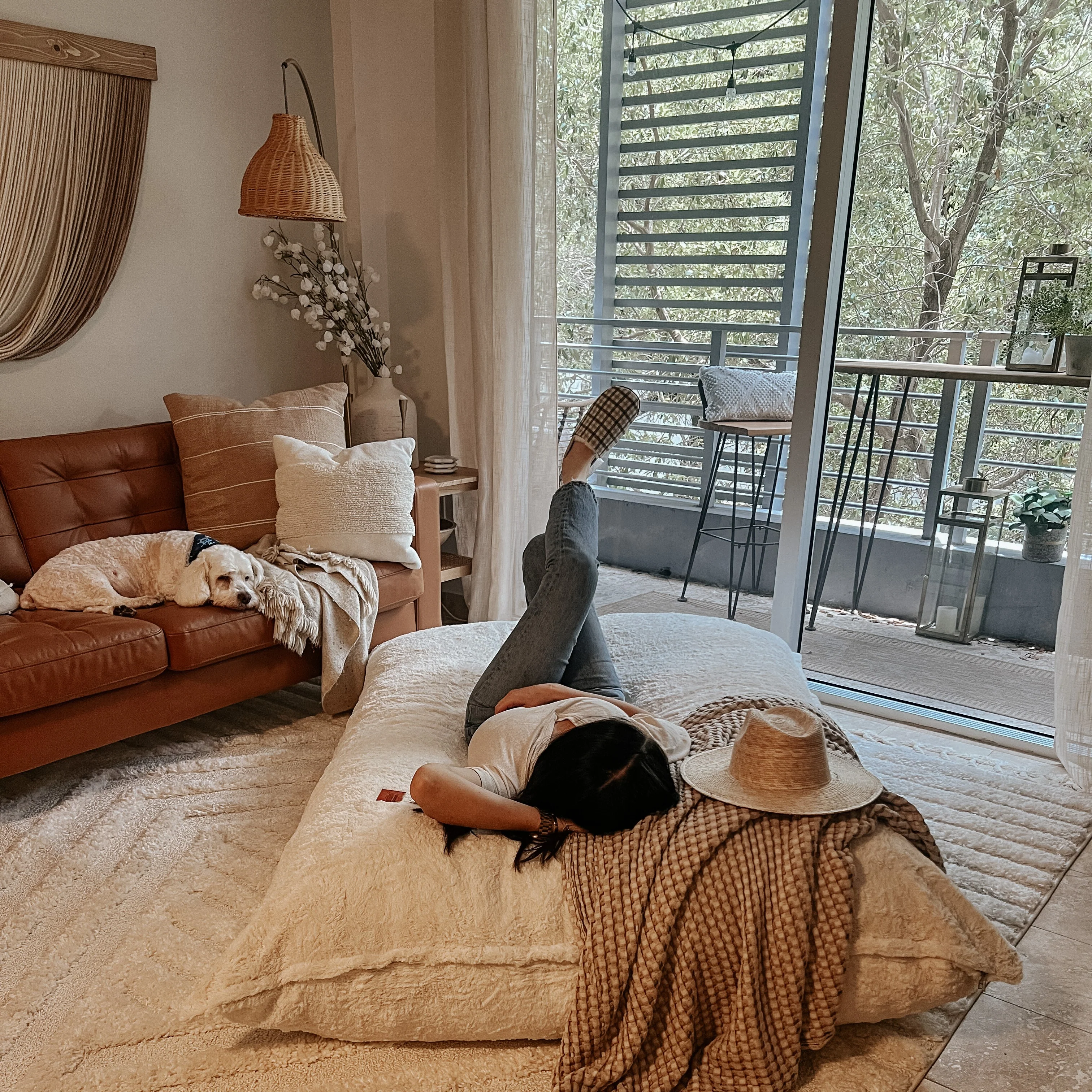 Pillow Lounger - Faux Fur - Image 6