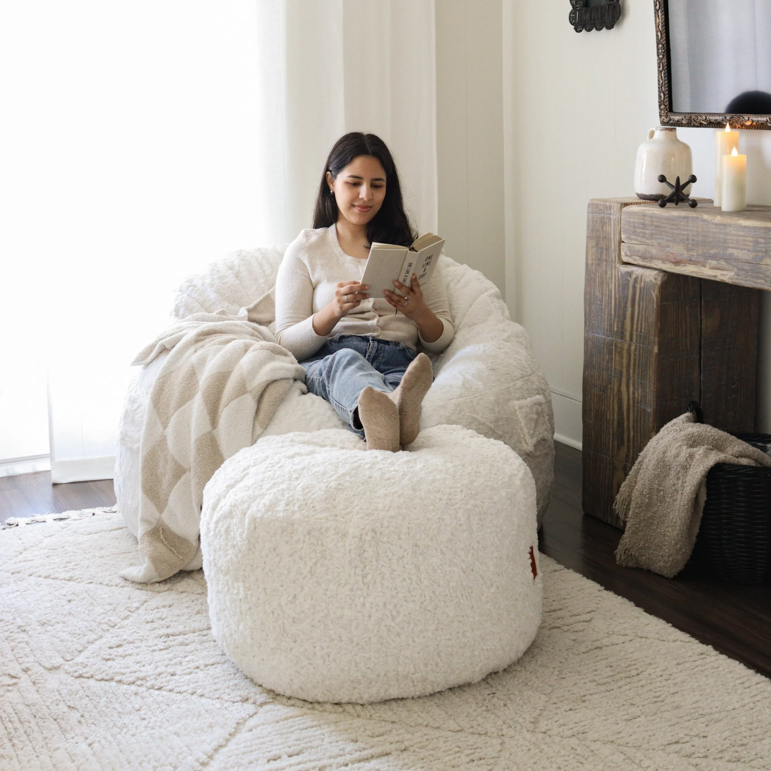 Adult Bean Bag Chair - Queen - NEST Faux Fur - Image 4