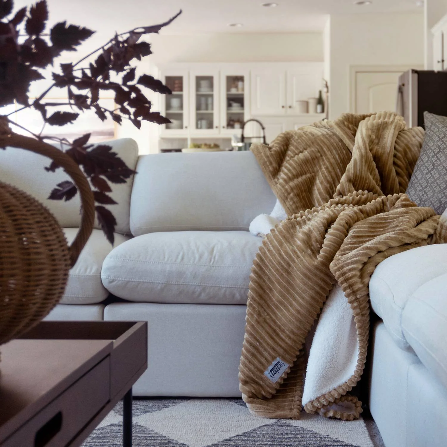 XXL Plush Corduroy Blanket - Image 3